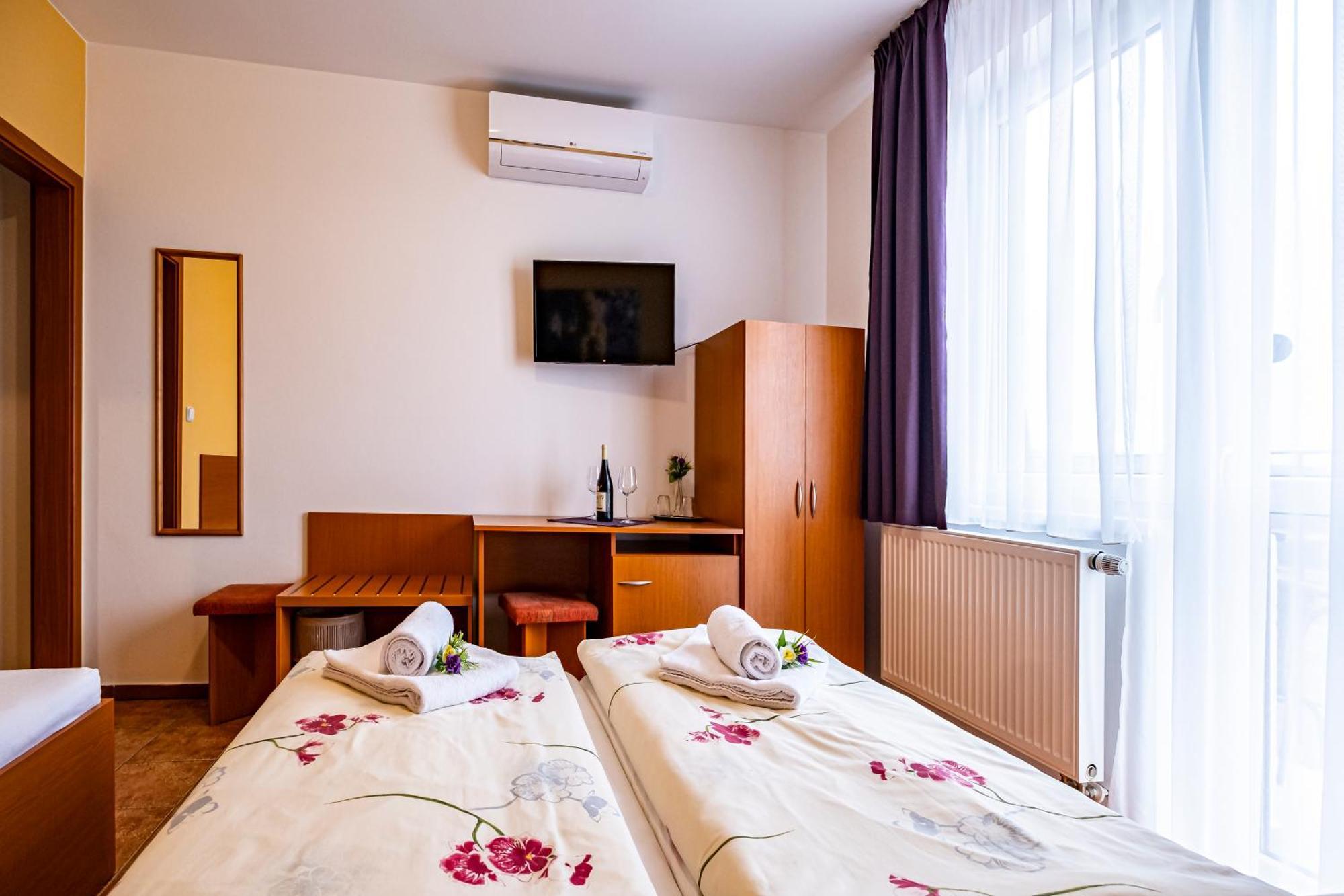 Penzion Pod Kravi Horou Boretice Room photo